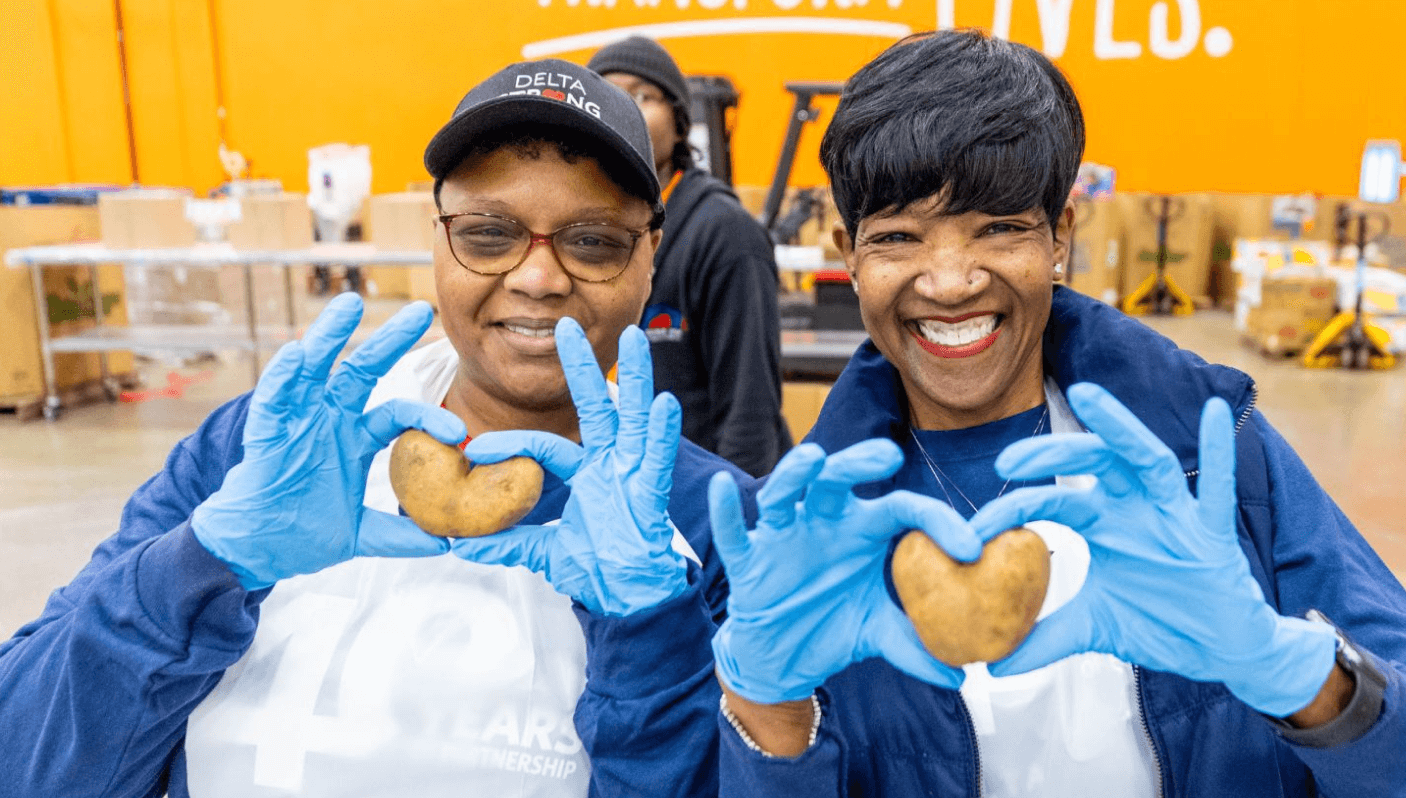 food pantry volunteer